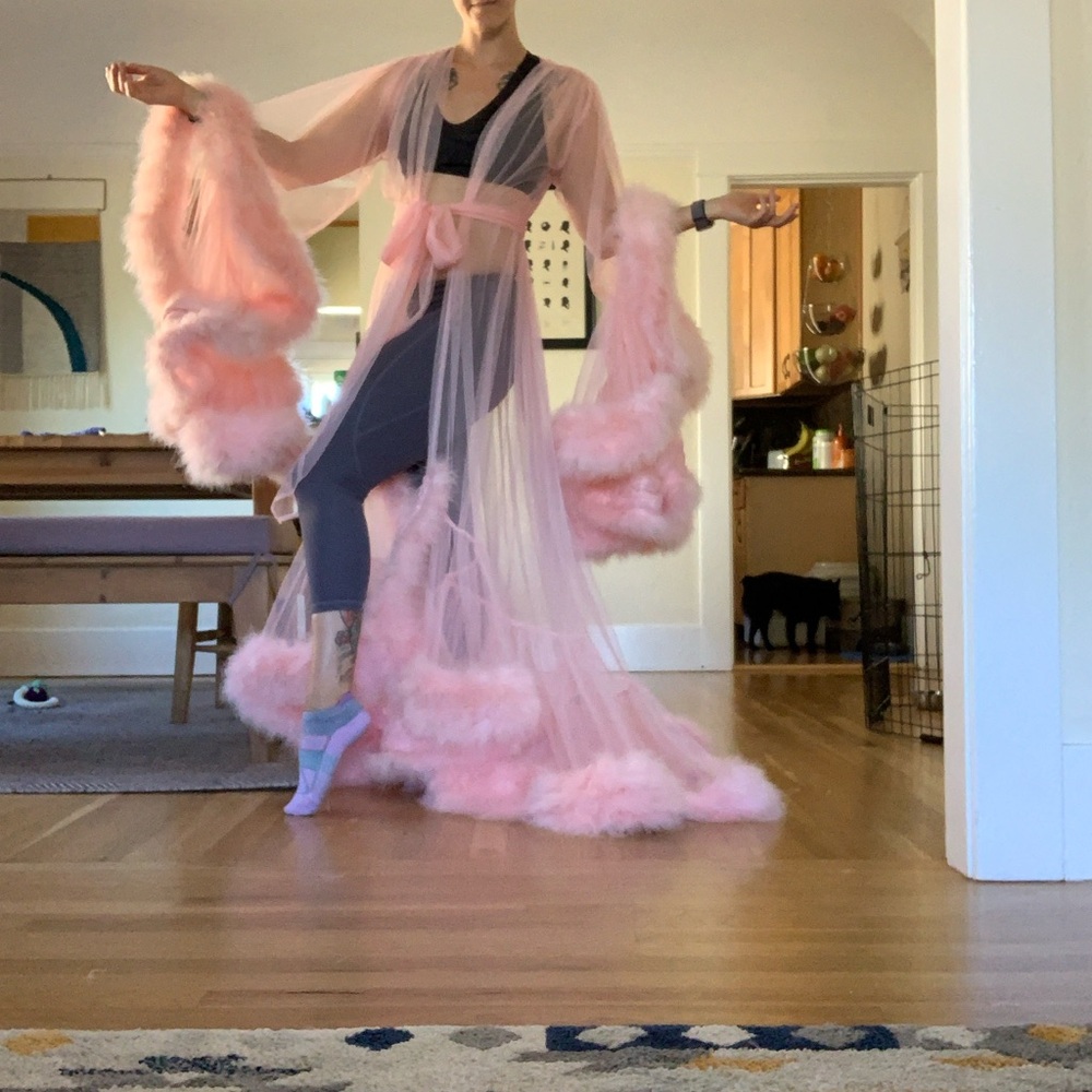 Catherine D’Lish Cassandra Marabou feather dressing gown in Peach